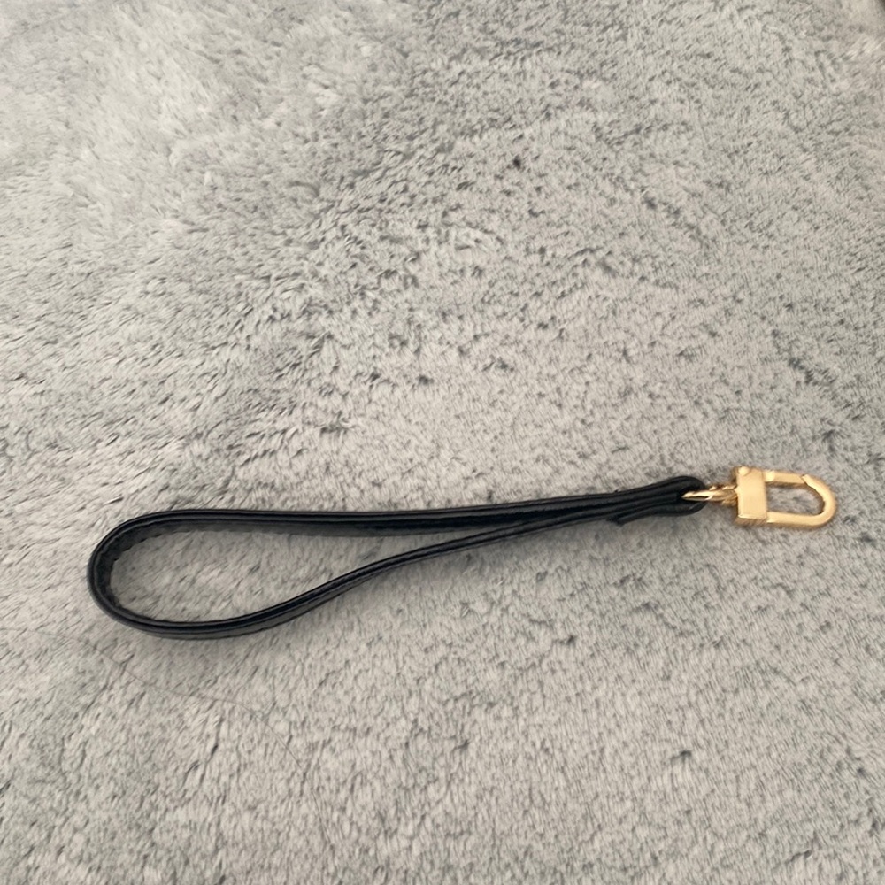 Patent leather wristlet with gold hardware NWOT